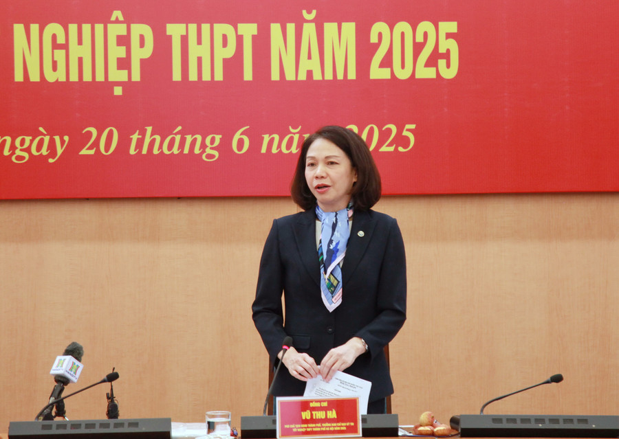 Phó Chủ tịch UBND TP Hà Nội Vũ Thu Hà tiếp thu ý kiến của đoàn công tác. img-0758.jpg
