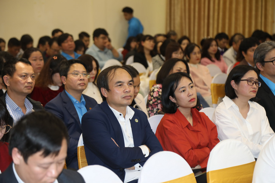 Các đại biểu dự hội nghị.