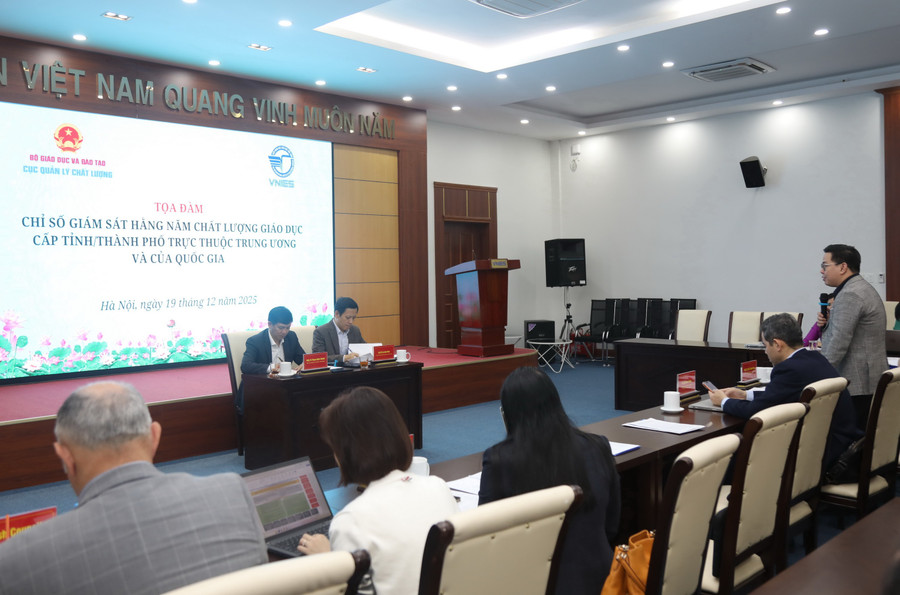 Quang cảnh buổi tọa đàm.