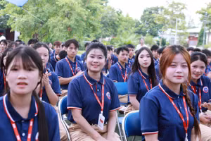 Các tân sinh viên năm 2026 tại Trường Cao đẳng Công thương Quốc tế. 