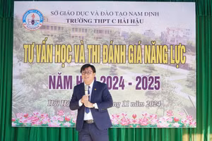"Tư vấn học và thi đánh giá năng lực" là một hoạt động giúp học sinh thích ứng với sự thay đổi trong công tác tuyển sinh.