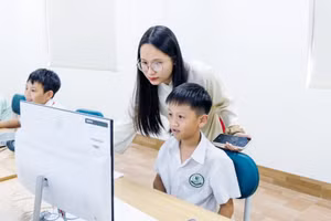 Việc sử dụng công nghệ AI trong học tập của học sinh cần sự định hướng từ giáo viên. Ảnh: Đình Tuệ.