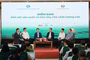 Các đại biểu cùng nhau thảo luận, trao đổi, bàn giải pháp để cùng nhau tìm ra giải pháp giúp nâng cao vị thế, giá trị của chè Việt Nam.