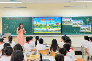 Học sinh Trường Tiểu học & THCS Nguyễn Du, phường Đại Mỗ, Hà Nội. Ảnh: Đình Tuệ.