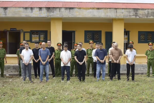 Công an Quảng Trị khởi tố 16 bị can liên quan đường dây tổ chức đánh bạc. Ảnh: Quang Văn