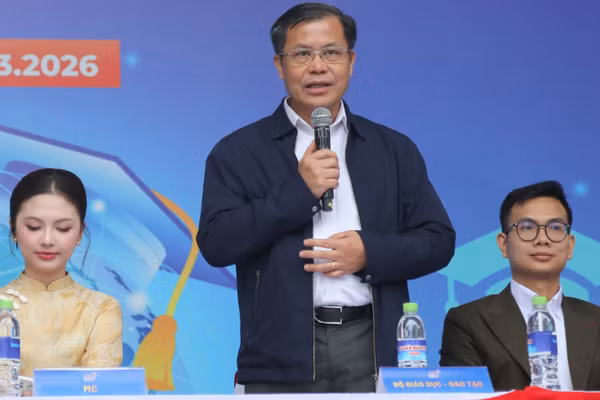 TS Lê Mỹ Phong - Phó Cục trưởng Cục Quản lý chất lượng thông tin các điểm mới của kỳ thi năm nay.