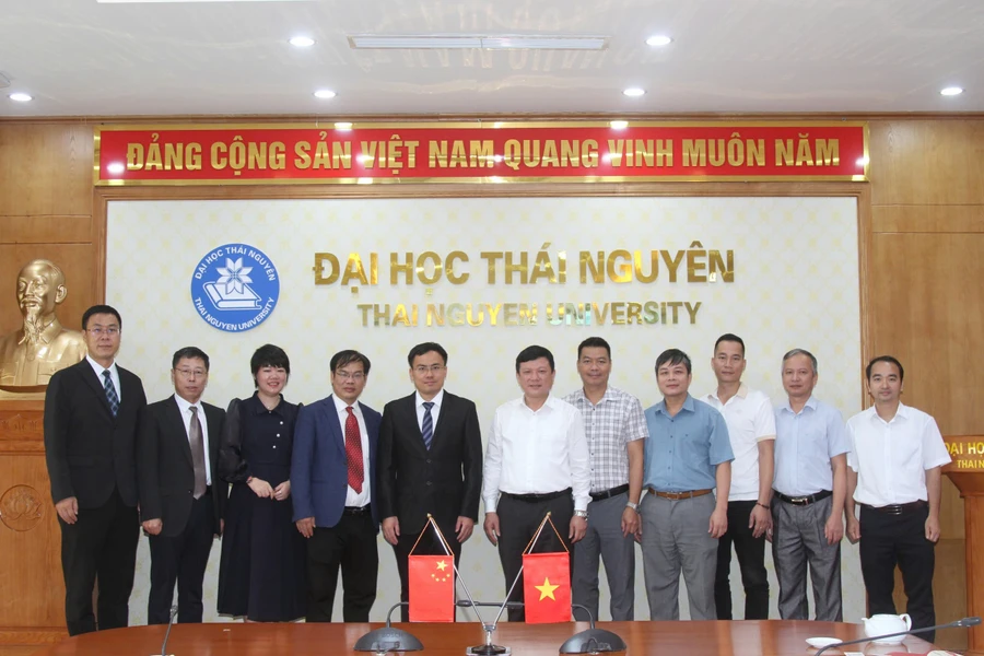 Đại học Thái Nguyên tăng cường hợp tác với Học viện Hạ Châu.