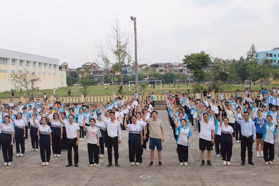 Các VĐV tham gia giải chạy.