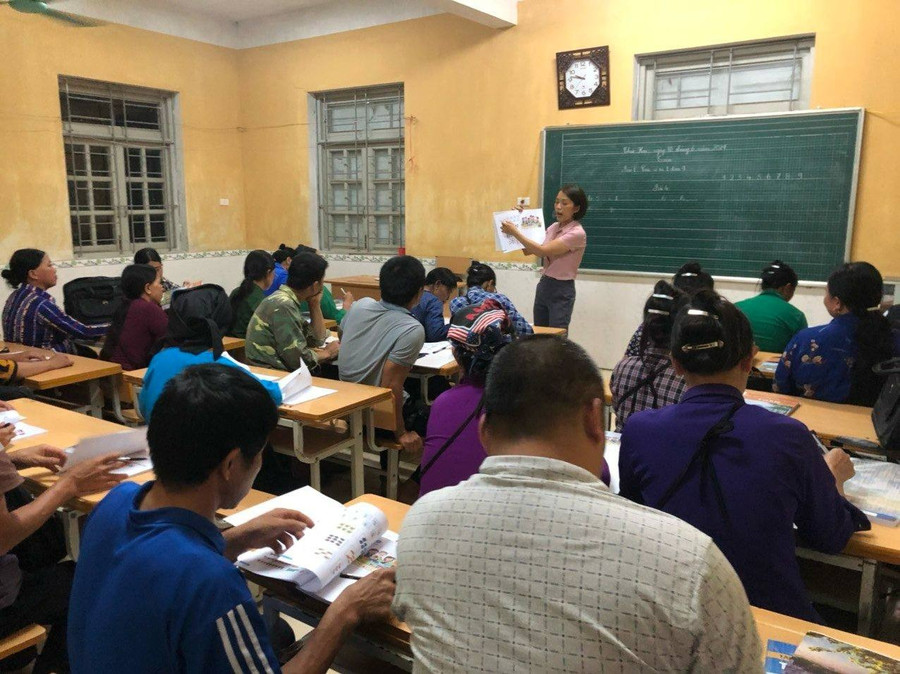 Lớp xoá mù chữ thu hút đông đồng bào DTTS tham gia. lop-xoa-mu-chu-thu-hut-dong-dong-bao-dtts-tham-gia.jpg