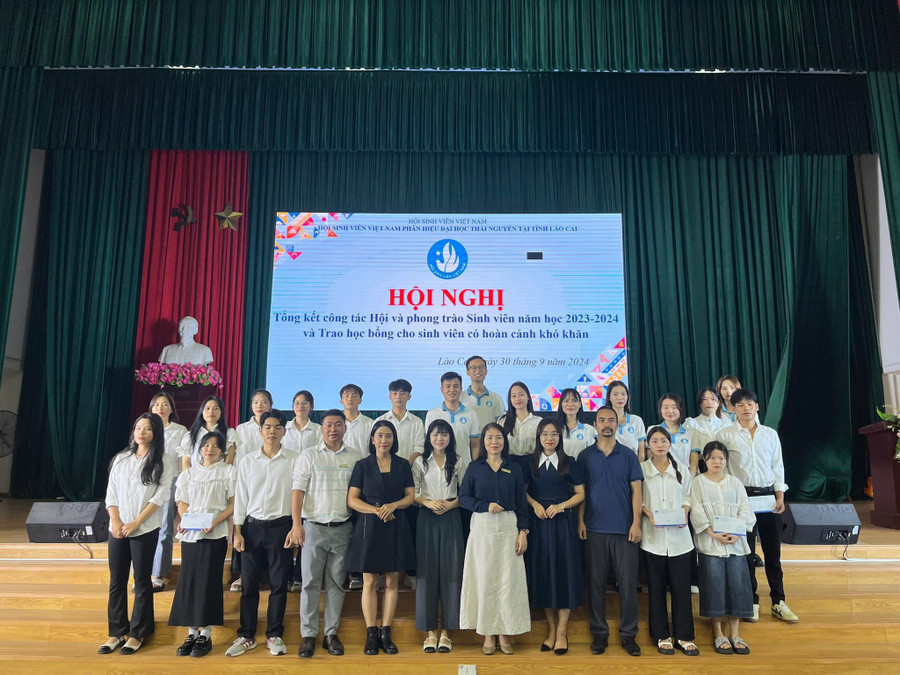 Đẩy mạnh phong trào “Sinh viên 5 tốt”. lc-2.jpg