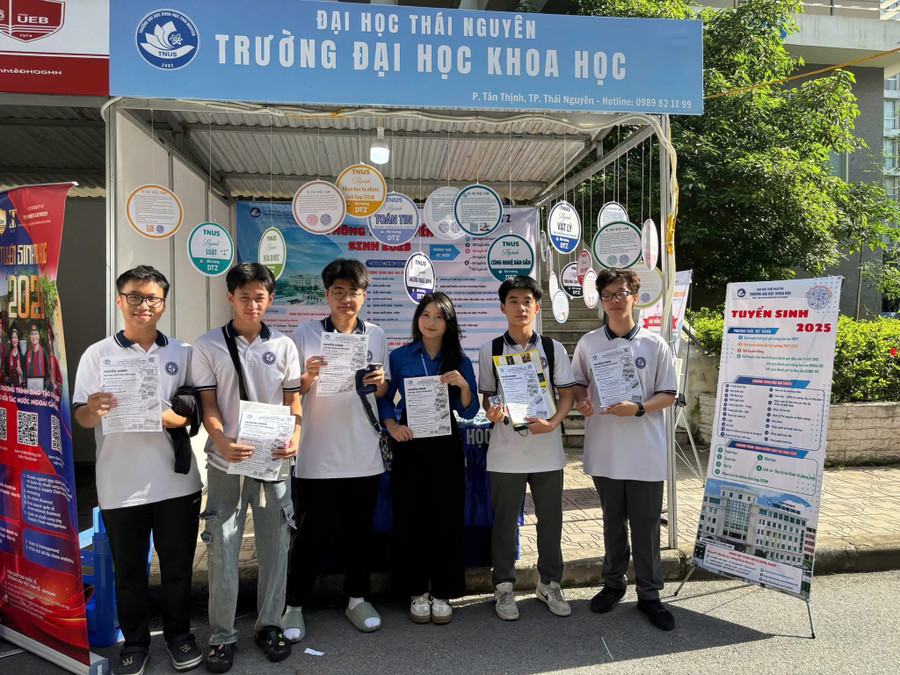 Tuyển sinh Trường Đại học Khoa học.