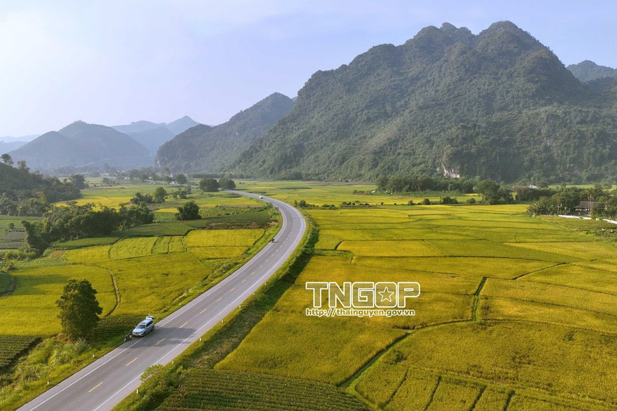 Đường cao tốc Thái Nguyên - Chợ Mới, kết nối trung tâm Thái Nguyên với các xã khu vực phía Bắc của tỉnh. img-0779.jpg