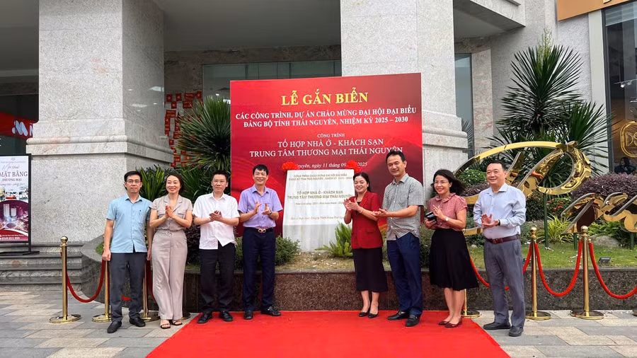 gan-bien-cong-trinh-dai-hoi-dang-bo-tinh-thai-nguyen.jpg