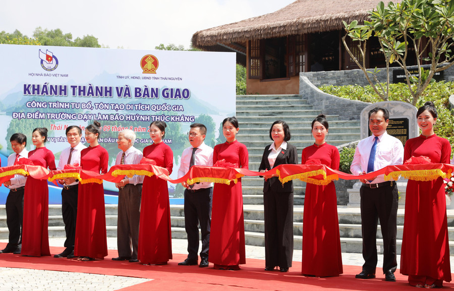 Hội Nhà báo Việt Nam và tỉnh Thái Nguyên tổ chức khánh thành và bàn giao công trình tu bổ, tôn tạo Di tích lịch sử Quốc gia Trường dạy làm báo Huỳnh Thúc Kháng.