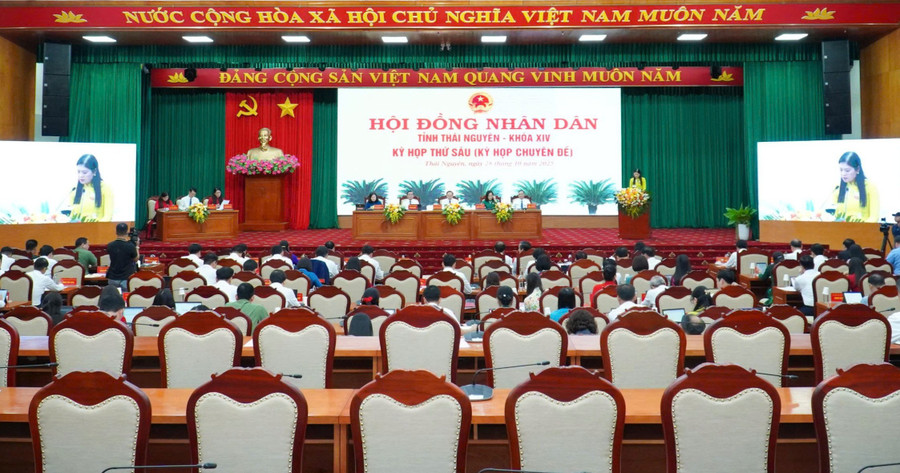 Quang cảnh kỳ họp.