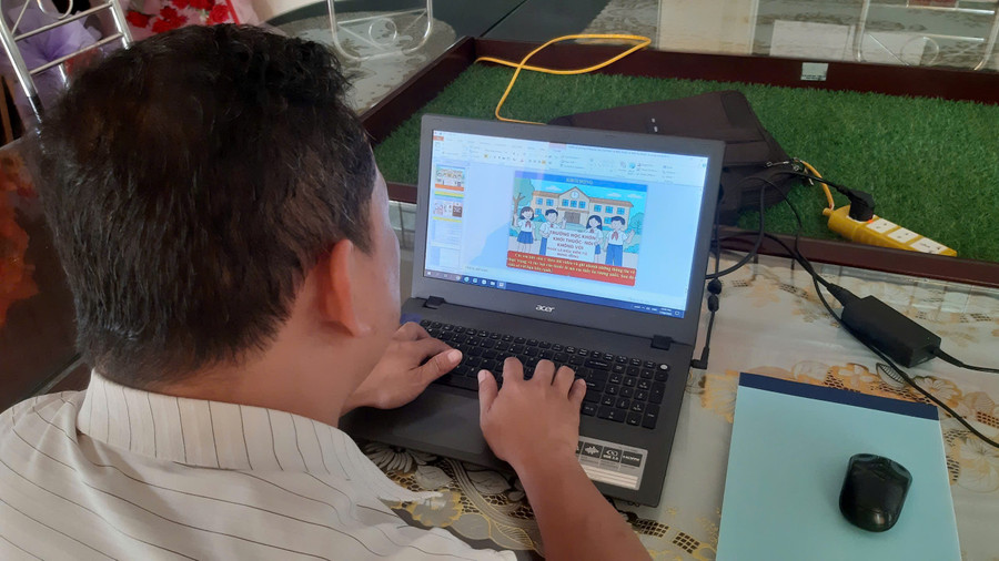 Thầy Vi Xuân Định xây dựng bài giảng trên PowerPoint và dự kiến kết hợp các ứng dụng dạy học. thay-vi-xuan-dinh-xay-dung-bai-giang-tren-powerpoint-va.jpg