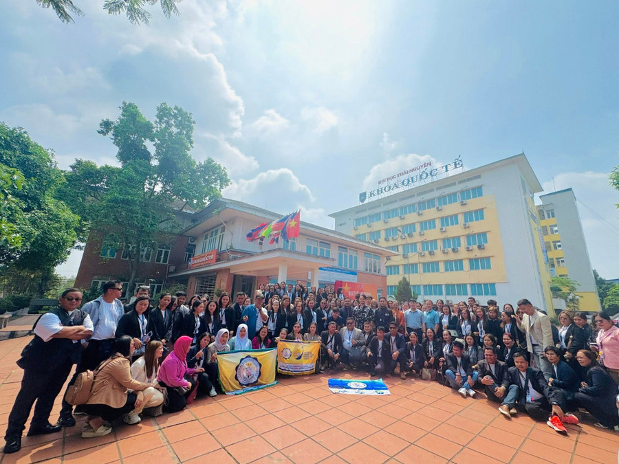 Khoa Quốc tế (Đại học Thái Nguyên) tiếp đón và làm việc với đoàn công tác của Đại học Central Mindanao, Philippines.