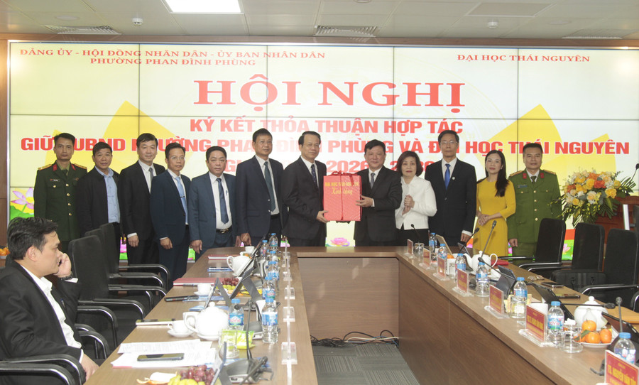 Đại học Thái Nguyên ký kết hợp tác với phường Phan Đình Phùng.