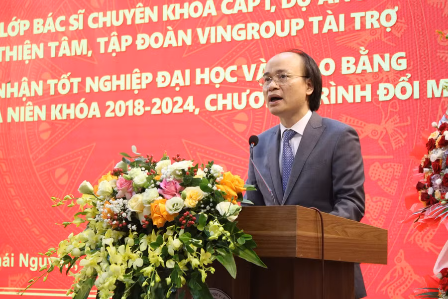 PGS.TS Nguyễn Tiến Dũng - Bí thư Đảng uỷ, Hiệu trưởng Trường Đại học Y - Dược.jpg