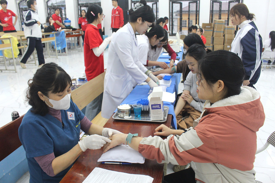 Chương trình thu hút gần 1000 sinh viên tham gia.