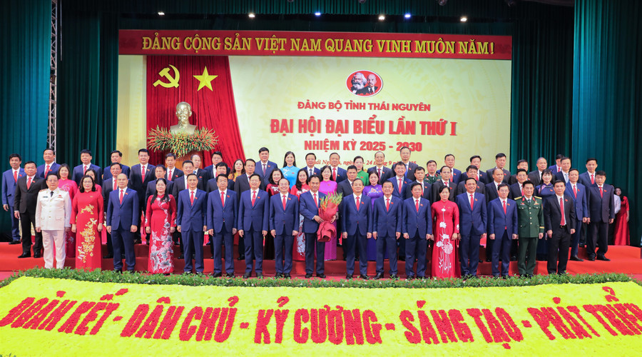 Ban Chấp hành Đảng bộ tỉnh Thái Nguyên nhiệm kỳ 2025 - 2030 ra mắt Đại hội.