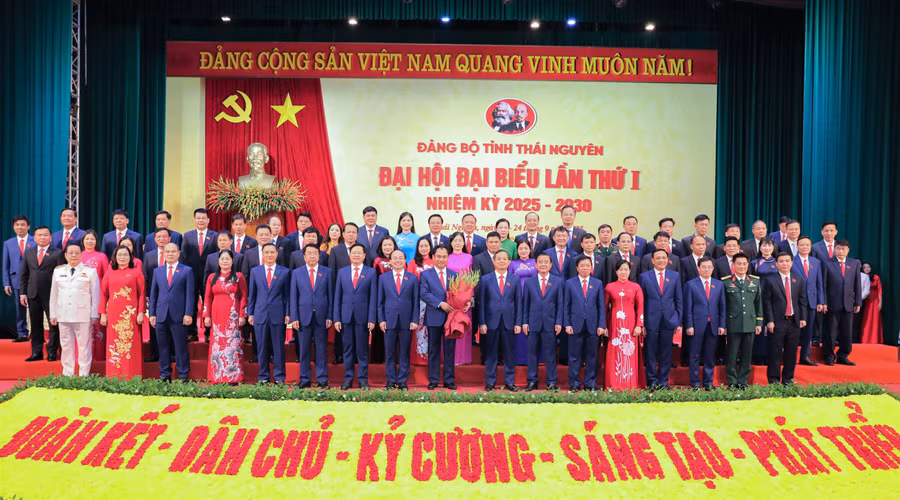 Ban Chấp hành Đảng bộ tỉnh Thái Nguyên nhiệm kỳ 2025 - 2030 ra mắt Đại hội.
