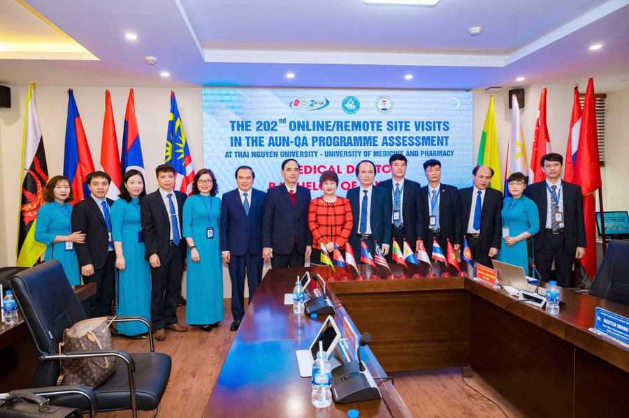 Nhà trường là đơn vị tiên phong trong khối ngành sức khỏe thực hiện kiểm định chương trình đào tạo chuẩn Quốc tế và có 4 chương trình đào tạo đạt chuẩn AUN-QA. dh-y-2.jpg
