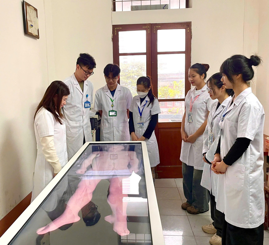 Các chương trình đào tạo không ngừng được đổi mới và nâng cao chất lượng. dh-y-4.jpg