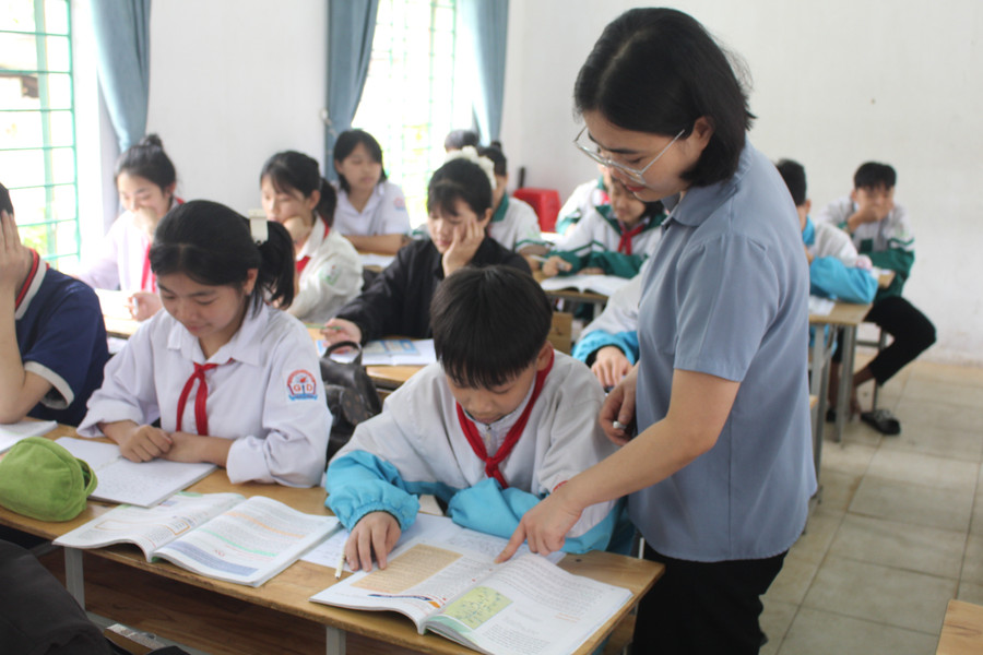 Thầy cô luôn nhiệt tình sẵn sàng hỗ trợ, giải đáp các thắc mắc của học sinh. img-1029.jpg