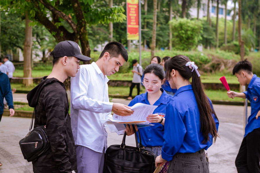 Đồng hành cùng tân sinh viên. cn-4.jpg