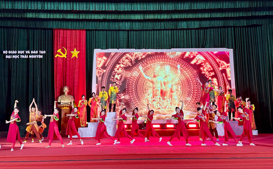 Các đội thi đầu tư kỹ lưỡng. img-1234.jpg