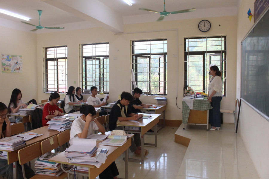 Thầy cô đồng lòng, học sinh tích cực nhằm đạt được kết quả cao tại Kỳ thi tốt nghiệp THPT năm 2025. img-0555.jpg
