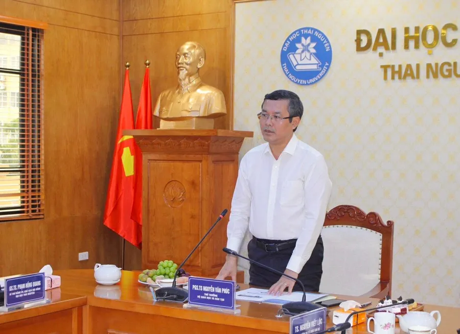 Thứ trưởng Nguyễn Văn Phúc làm việc với Đại học Thái Nguyên.