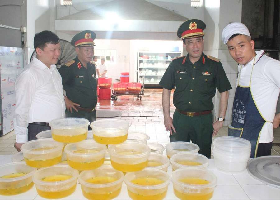 Kiểm tra nhà ăn sinh viên. kiem-tra-nha-an-sinh-vien.jpg