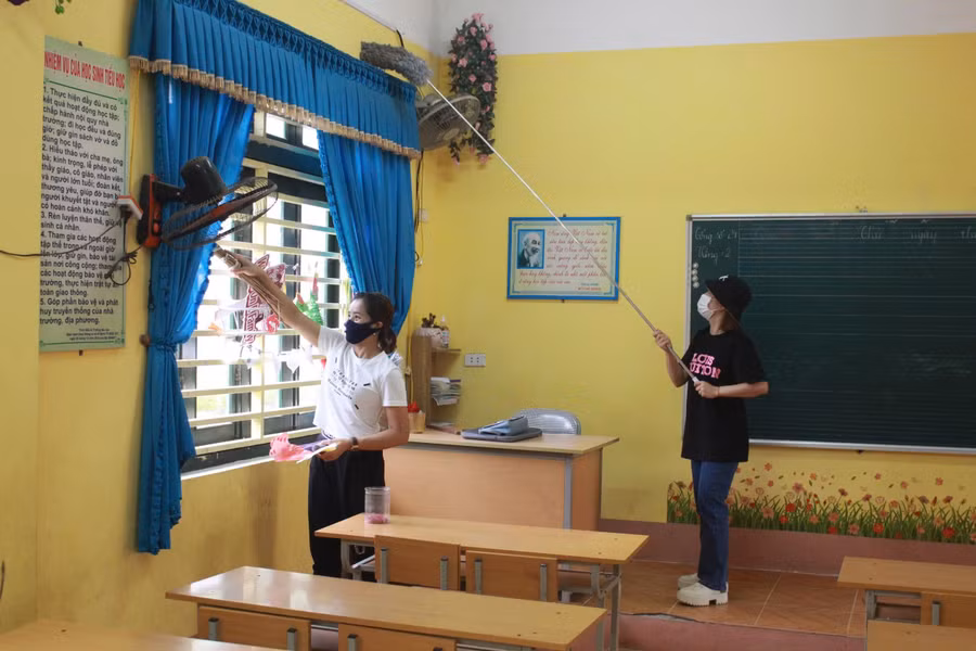 Giáo viên, học sinh vùng cao sẵn sàng đón năm học mới.