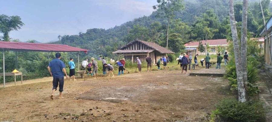 Khu vực sân trường chưa được đổ bê tông. san-truong-chua-duoc-do-be-tong.jpg