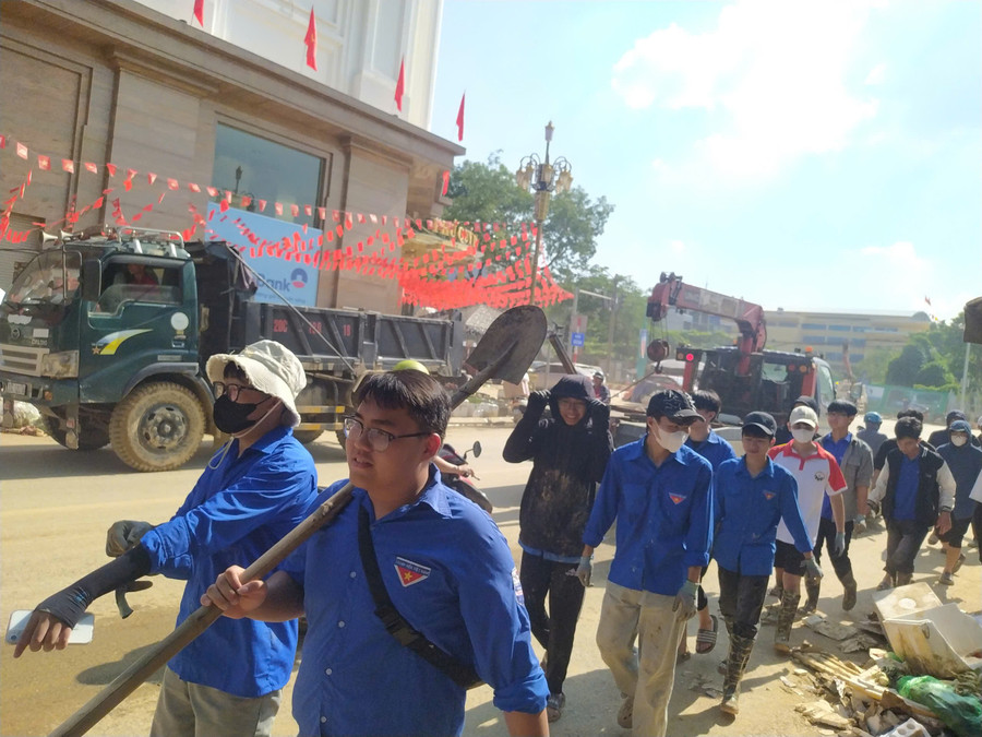 Tuổi trẻ Trường Đại học Kỹ thuật Công nghiệp xung kích vì cộng đồng. tn-3.jpg