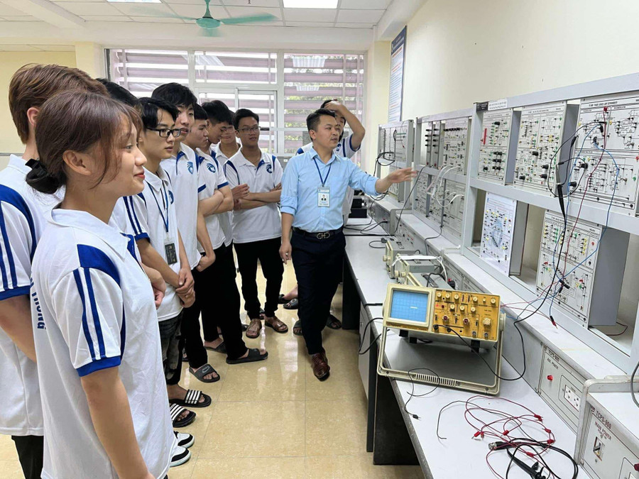 Điểm sáng trong đào tạo nhân lực công nghệ bán dẫn vi mạch.
