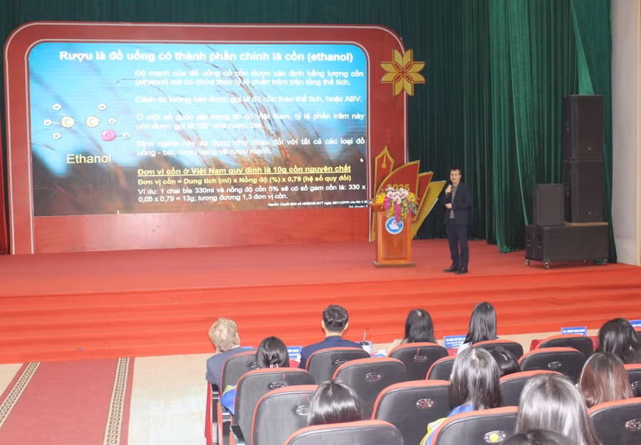 Chương trình đào tạo Autosobriety là sáng kiến hợp tác chiến lược giữa Viện Đào tạo và Nghiên cứu Liên Hợp Quốc (UNITAR) và Tập đoàn Pernod Ricard, được triển khai trên phạm vi toàn cầu.