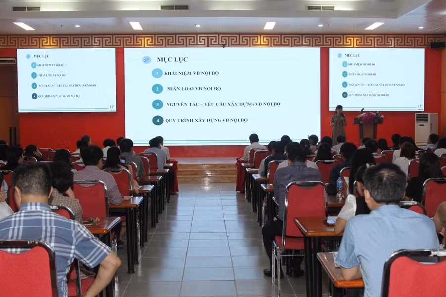 Nâng cao năng lực cho đội ngũ người làm công tác pháp chế.