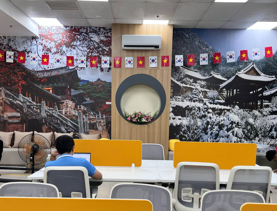 K-Chang được kỳ vọng sẽ trở thành điểm đến lý tưởng cho sinh viên Trường Ngoại ngữ nói riêng và sinh viên Đại học Thái Nguyên nói chung. tai-k-chang-sinh-vien-tim-hieu-cac-kien-thuc-van-hoa.jpg