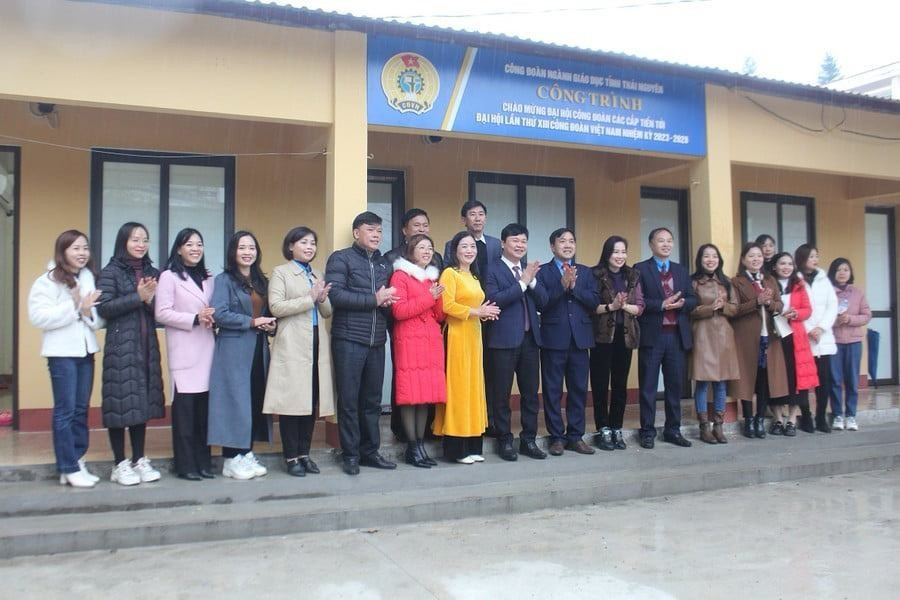 Ngành Giáo dục Thái Nguyên khánh thành nhà công vụ cho giáo viên Trường THPT Định Hóa. c0ddbbca-e740-4250-a74c-365ef44410da.jpg
