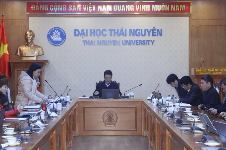 PGS.TS Nguyễn Thanh Hà - Chủ tịch Công đoàn Đại học Thái Nguyên chủ trì Hội nghị.