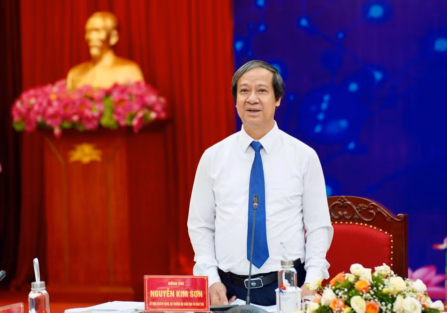 Bộ trưởng Bộ GD&ĐT Nguyễn Kim Sơn phát biểu tại Hội nghị.