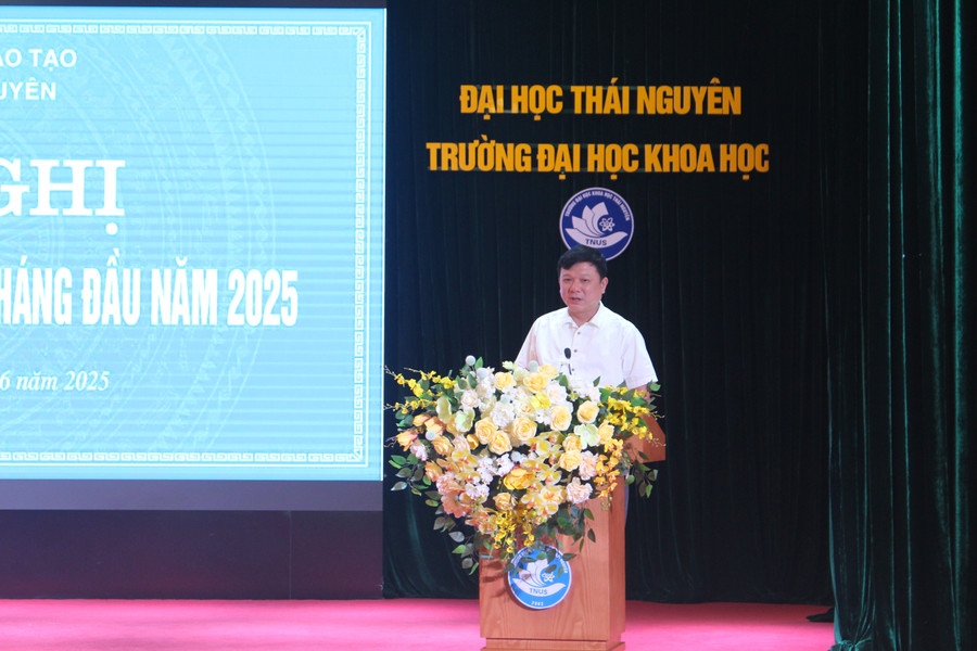 PGS.TS Hoàng Văn Hùng - Giám đốc Đại học Thái Nguyên phát biểu tại Hội nghị. img-2049.jpg