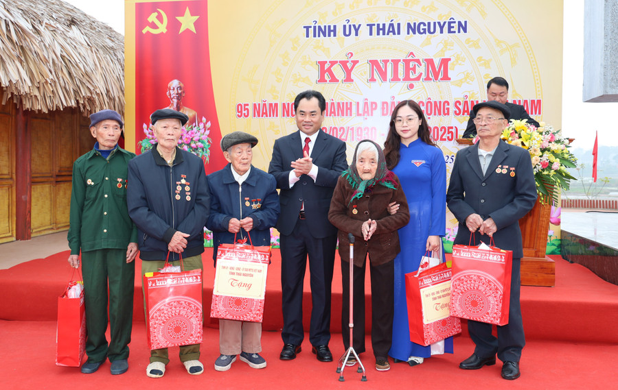 Đảng bộ tỉnh Thái Nguyên luôn phát huy truyền thống trên quê hương cách mạng.