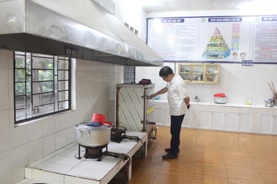Khu vực bếp nấu ăn tại Trường Mầm non Tân Long. img-6246.jpg