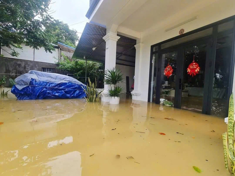 Nước dâng cao ảnh hưởng đến cuộc sống và sự an toàn của người dân. img-2444.jpg