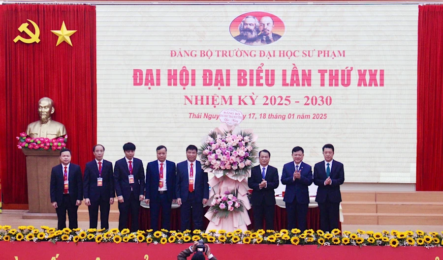 Đảng bộ Trường Đại học Sư phạm đoàn kết, dân chủ, khơi dậy khát vọng phát triển.