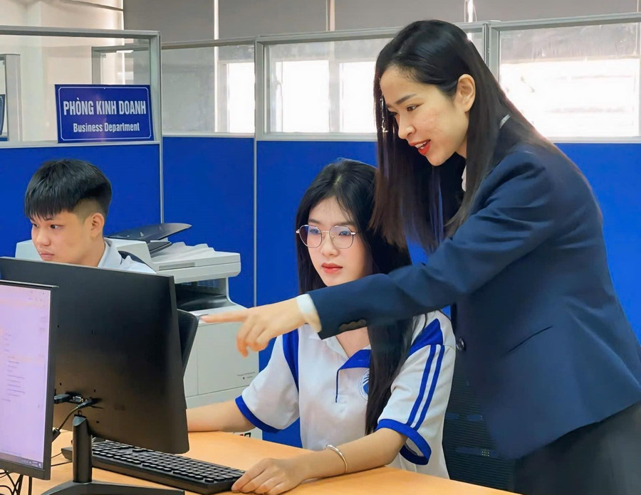 Trường Đại học Công nghệ Thông tin và Truyền thông tiên phong mở mới các ngành học gắn với công nghệ số và AI như: Kinh tế số, Nghệ thuật số, Robot và Cơ điện tử thông minh. gddh-1.jpg